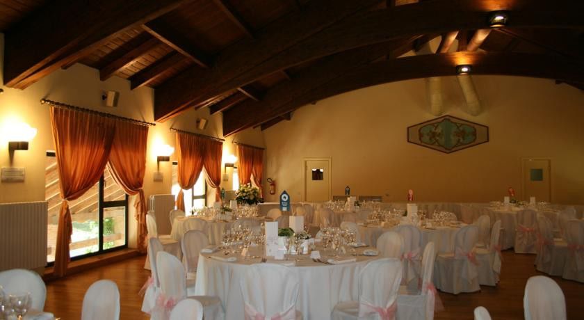 Matilde Di Canossa Golf Spa & Hotel Resort Reggio nell'Emilia Exterior foto
